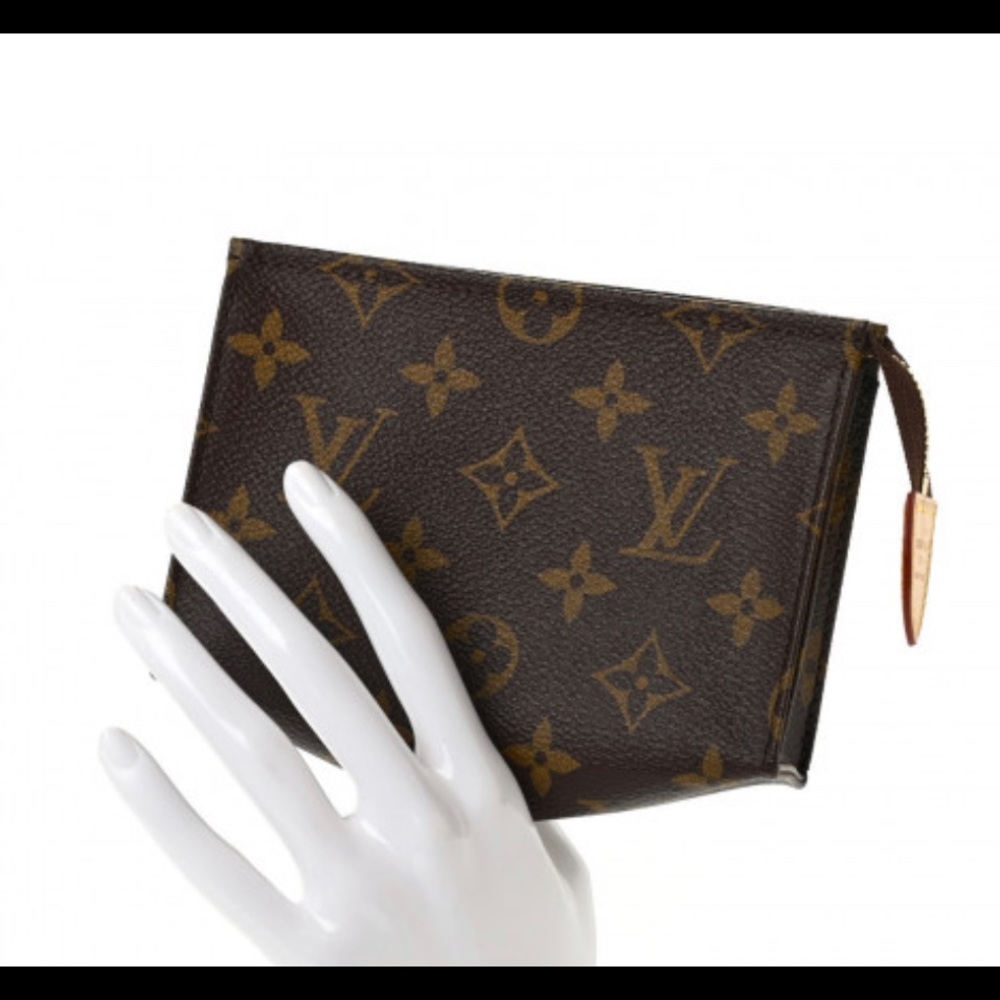 Louis Vuitton cosmetics/Toiletries bag with No strap 100% Authentic - Picture 2 of 14